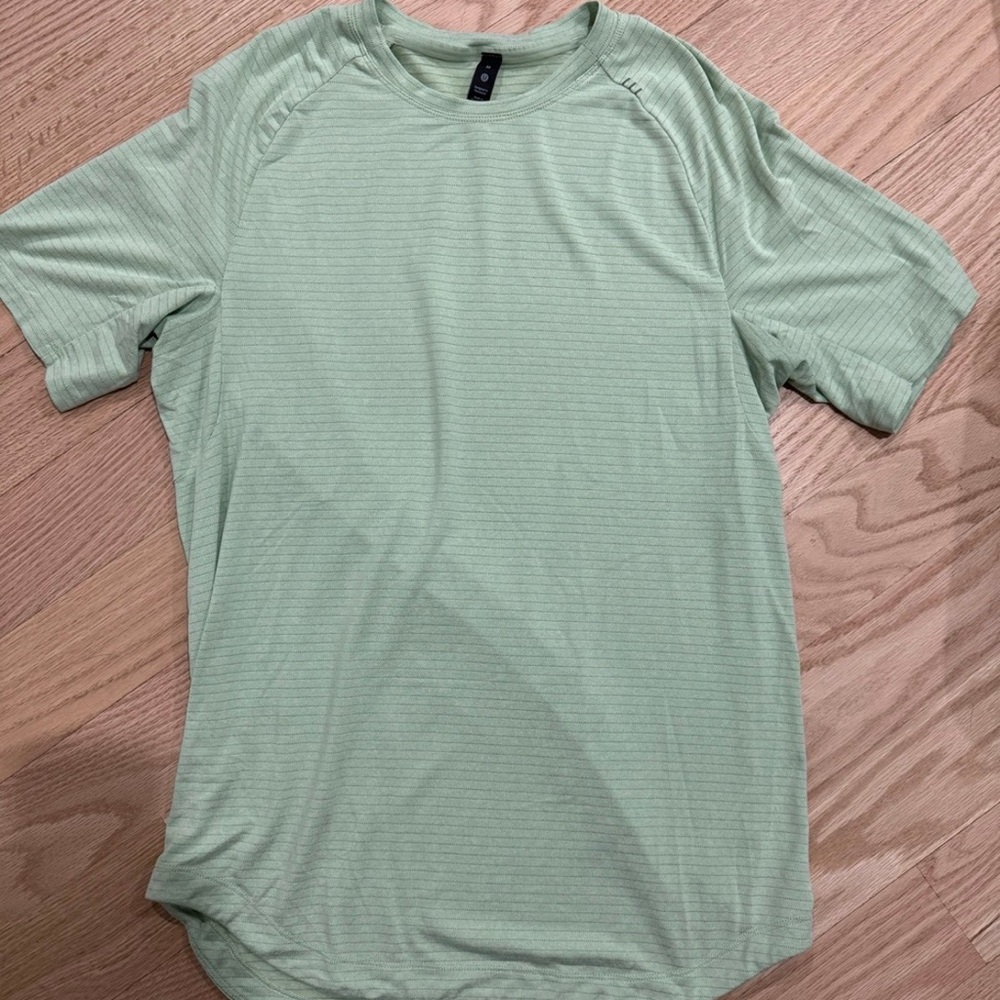 lululemon athletica Green Short Sleeve Tee